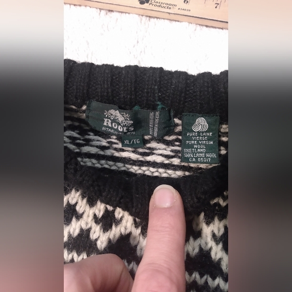 Vintage ROOTS Canada 100% Wool Snowflake Winter Christmas Knit Sweater -Mens XL - Picture 9 of 12